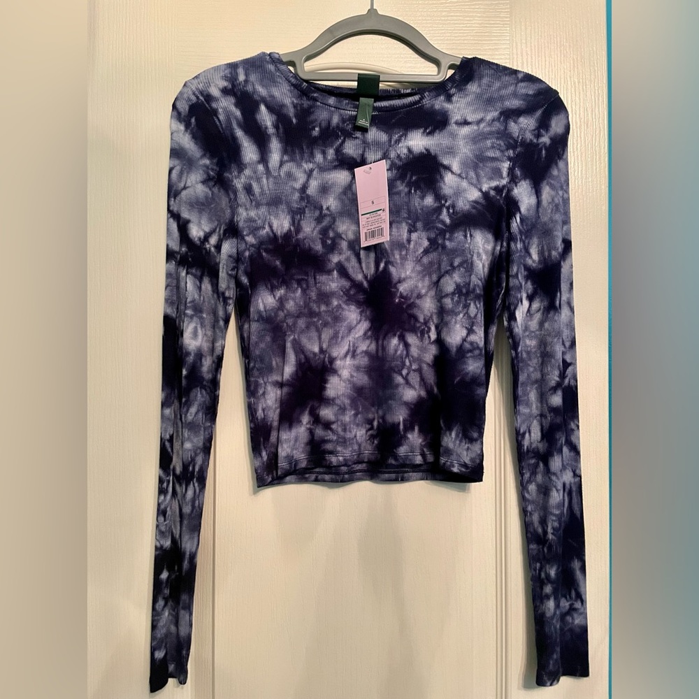 Crop top long sleeve shirt